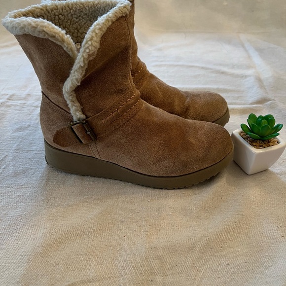 Women’s Size 8 Fur Lined Platform Boot - Picture 6 of 9